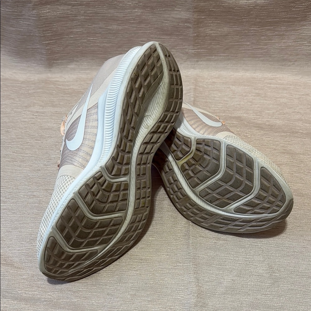 Nike Beige and Gray Sneakers - Picture 8 of 8